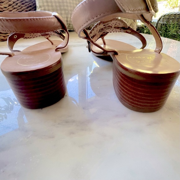 JACK ROGERS TAN BLOCK HEEL SANDSL SIZE 9 - Picture 6 of 6